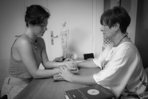 • Photo séance de soins en cabinet – médecine traditionnelle chinoise à Lille – Marylaure